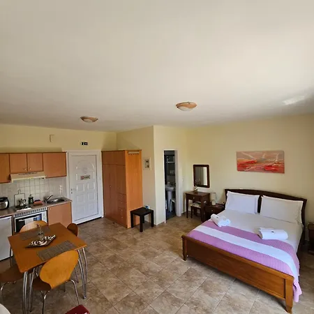 Apartment Natura Antipata